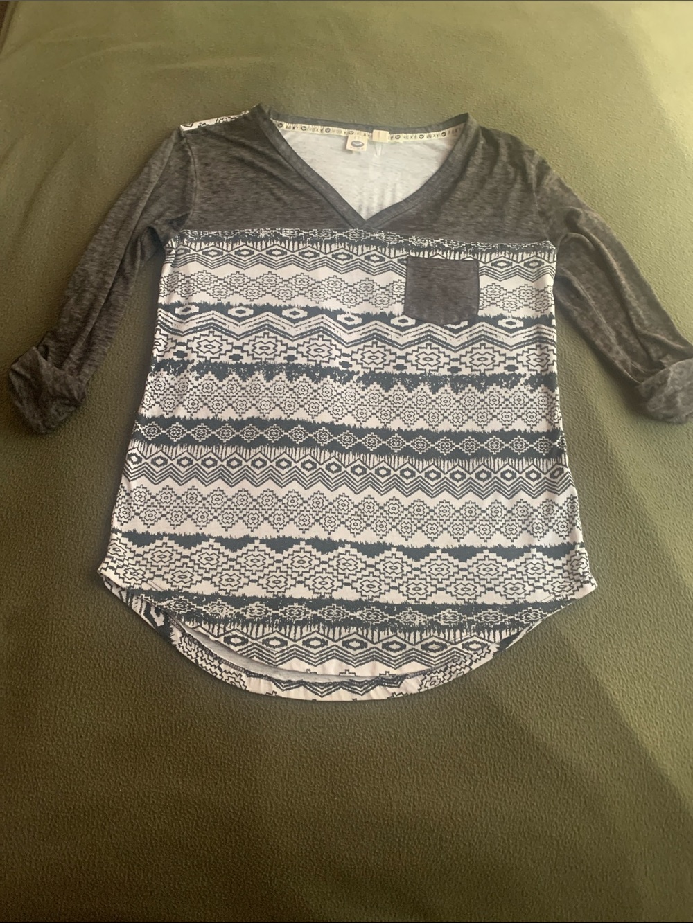 GUC Roxy gray and white shirt with 3/4” sleeves with roll tabs. Medium.